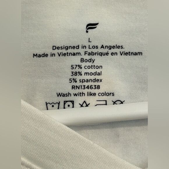 Fabletics The 24-7 V-Neck T-Shirt - Kevin Hart Collection - Size L - NWT - Picture 6 of 6